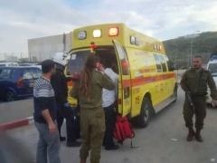 بالصـور - إصابة شابين طعنا مستوطنَين شرق رام الله ‏