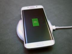 أبل تبدع وتقدم آيفون يُشحن لاسلكيا !