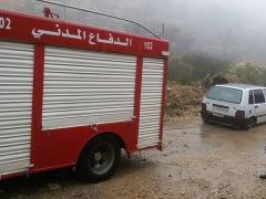 الدفاع المدني ينقذ سائقا علقت مركبته في تجمع للمياه شمال رام الله