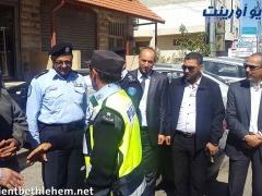 المحافظ جبرين البكري يكرم الشرطي السريع في بيت لحم