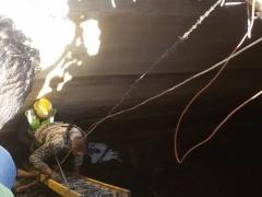 الدفاع المدني ينقذ مواطن عالق داخل بئر إرتوازي في بلدة بديا