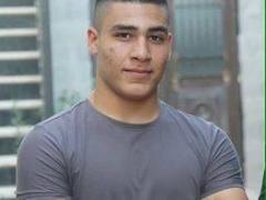 الاحتلال يداهم منزل الشهيد العجلوني ويغلق عدة طرق في الخليل