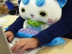 صور| وسادة لإراحة مستخدم الكمبيوتر