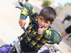 متعة العطاء وبالتعاون مع مجموعة باور يزورون المحتاجين في قلقيلية