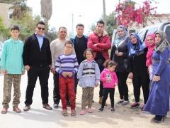 متعة العطاء وبالتعاون مع مجموعة باور يزورون المحتاجين في قلقيلية