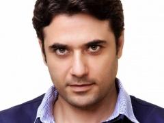 صورة أحمد عز تثير الجدل.. بوتوكس أم فوتوشوب؟