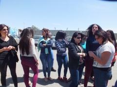 العاملون في شركة خميس التجارية في بيت جالا يعتصمون ويعلنون الإضراب المفتوح