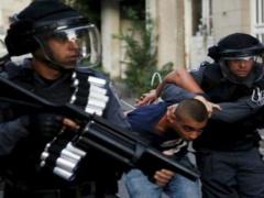 الاحتلال يعتقل 3 شبان من القدس بدعوى تنفيذهم عملية طعن قبل 3 اسابيع