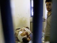 هيئة الأسرى: الأسرى المرضى “بالرملة” يطالبون بتكثيف الجهود لإنقاذ حياة المضرب موقدة