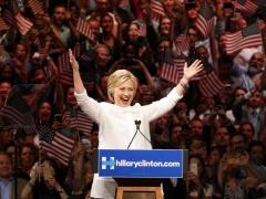 كلينتون تفوز بالانتخابات التمهيدية للحزب الديمقراطي