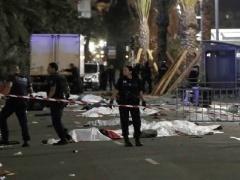 (بالصور) مُحدّث: 84 قتيلا و100 جريح في حادث دهس بمدينة فرنسية