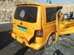 بالصوت والصور- الهلال الاحمر لشبكة اورينت : 7 إصابات في حادث سير على طريق واد النار