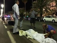 (بالصور) مُحدّث: 84 قتيلا و100 جريح في حادث دهس بمدينة فرنسية