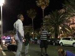 (بالصور) مُحدّث: 84 قتيلا و100 جريح في حادث دهس بمدينة فرنسية