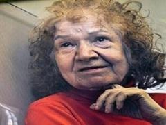 عجوز تقتل معارفها وتطبخهم على نار هادئة