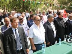 التربية تطلق العام الدراسي بشكل استثنائي في مدرسة الخان الأحمر