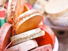 لإبعادهم عن العنف… متطوعون في البصرة يعلمون الأطفال عزف الموسيقى