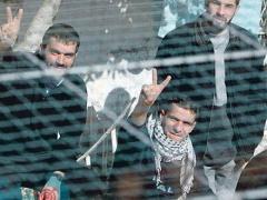 الاحتلال يفرج عن أسير محرّر بعد إعادة اعتقاله بشروط