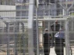 الاسيرات يهددن بالتصعيد رداً على المعاملة السيئة لذويهن خلال الزيارة