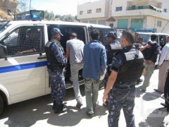 شرطة ضواحي القدس تضبط 2570 حبه مخدرة داخل صيدلية بكفر عقب