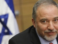 ليبرمان: كنا على معرفة علاقة إيران ببناء الغواصات الألمانية