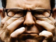 بالفيديو - ظبي يقتل ثعباناً ضخماً وهو داخل معدته