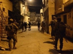 الاحتلال يسلم شابين من بيت فجار بلاغين لمراجعة مخابراته