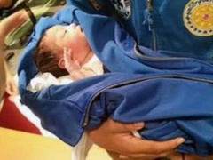 العثور على رضيعة داخل صندوق قمامة في تايلاند