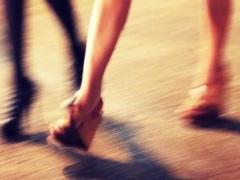 شاهد بالفيديو: باعت هاتفها وانتشرت صورها على المواقع الإباحية!