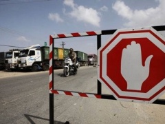 الاحتلال يُغلق معبر كرم أبو سالم بشكل مفاجئ