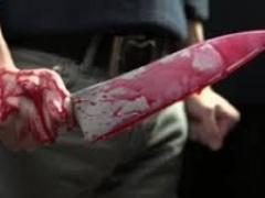 قتل والديه طعناً بالسكين.. بسبب الشيء الذي طلباه منه!