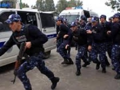 الاحتلال يعتقل مقدسي بحجة حيازة اسلحة ومخدرات