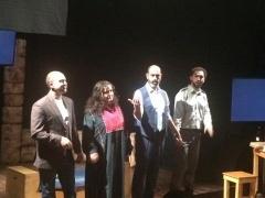 الحارة يعرض مسرحية 