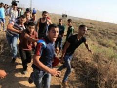 إصابة شابين بالرصاص الحي في مواجهات شرق غزة