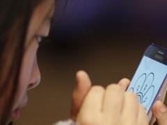 احذروا... هذا ما يفعله ضوء الهواتف الذكية بعقلوكم وأجسادكم!