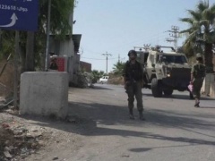 الاحتلال يغلق مدخل قرى بني زيد الغربية  في رام الله