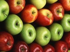 أيهما أفضل التفاح الأخضر أم التفاح الأحمر وماهو الفرق بينهما؟