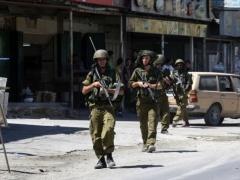 الاحتلال يسلم ثلاثة شبان من سيلة الحارثية غرب جنين تباليغ لمراجعة مخابراته