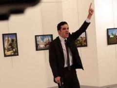 مصوّر اغتيال السفير الروسي يروي لحظات الرعب التي عاشها