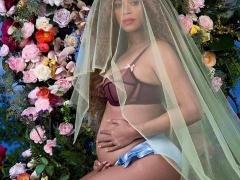 بالصورة- بيونسيه تعلن عن حملها بتوأم بصورة جريئة