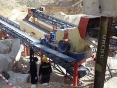 الهلال الاحمر لشبكة اورينت :وفاة عامل بعد سقوطه  في كسارة للحجارة شرق بيت لحم