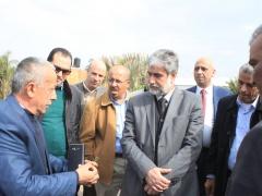 قلقيلية: وكيل وزارة الإعلام ينظم جولة تضامنية في المناطق المعزولة خلف الجدار