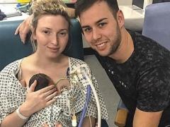 أُم ترفض التخلي عن طفلتها وتعيش معها 16 يومًا بعد وفاتها