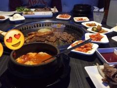 طلق زوجته بسبب انشغالها في تصوير الطعام وارساله لصديقاتها !