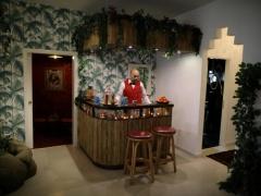 [صور] أمام الجدار الفاصل في بيت لحم .. الفنان 