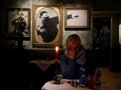 [صور] أمام الجدار الفاصل في بيت لحم .. الفنان 