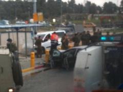 صور وفيديو| إصابة فتاة فلسطينية بجروحٍ خطيرة جراء إدعاء الاحتلال تنفيذها عملية دهس