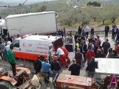 (محدث) بالصور- مصرع مواطن واصابة آخر في حادث سير مروع على طريق نابلس جنين