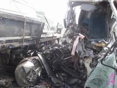 (محدث) بالصور- مصرع مواطن واصابة آخر في حادث سير مروع على طريق نابلس جنين