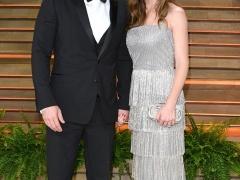 الكاميرات ترصد جنيفر غارنر مع اولادها بعد قرار الغاء طلاقها من بن افليك